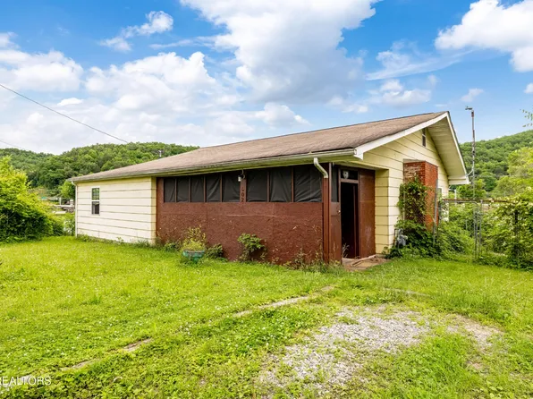 602 Walker Ave, Oliver Springs, TN 37840