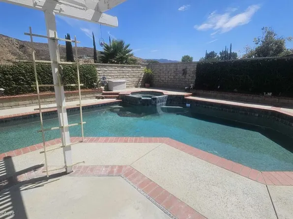 14616 Daisy Meadow St, Santa Clarita, CA 91387
