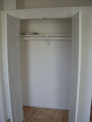 Rented by Eric Goodman Realty Corp | media 29