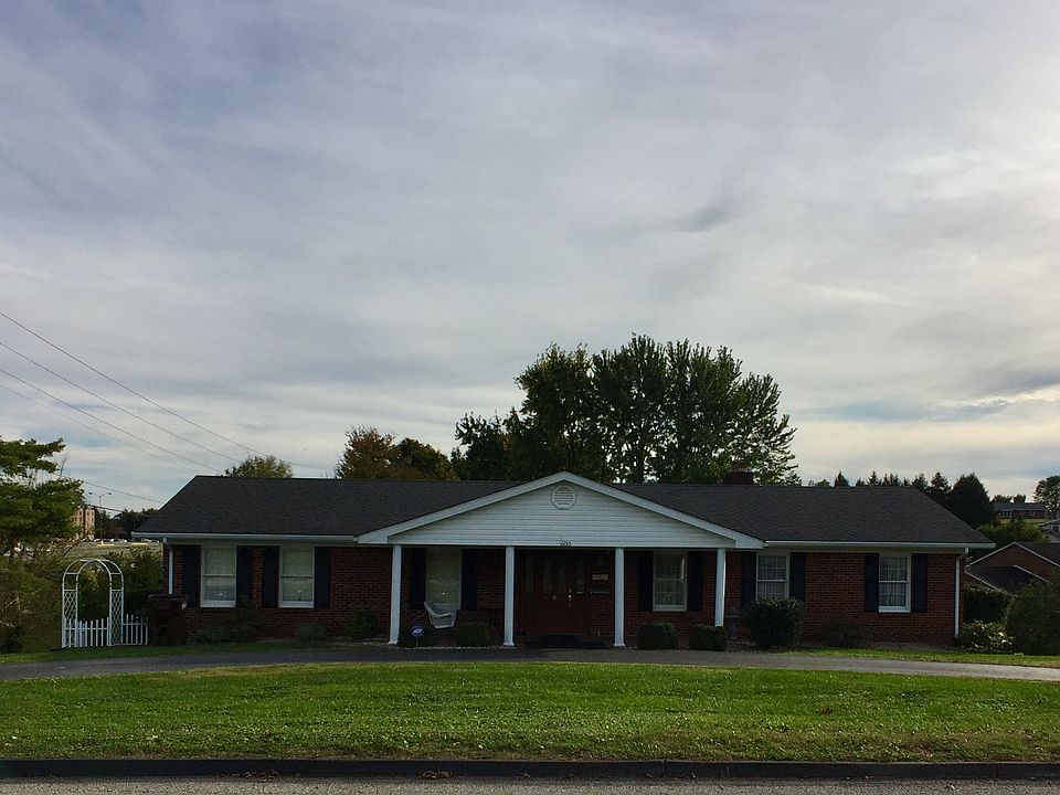 1st image of 600 Brookmede Dr