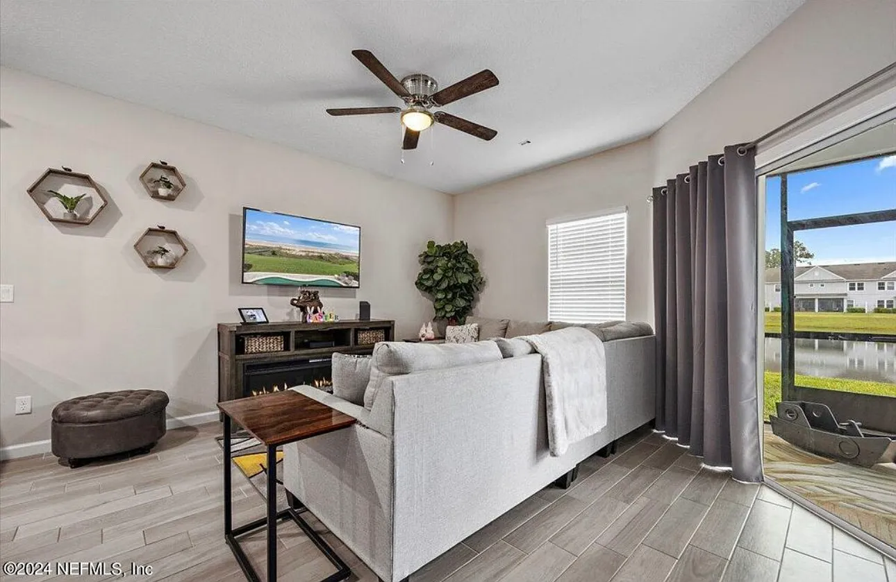 2 bed, 2.5 bath, 1553 sqft, $2,300 — Photo 3