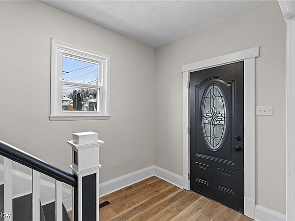 5th image of 900 N 6th St