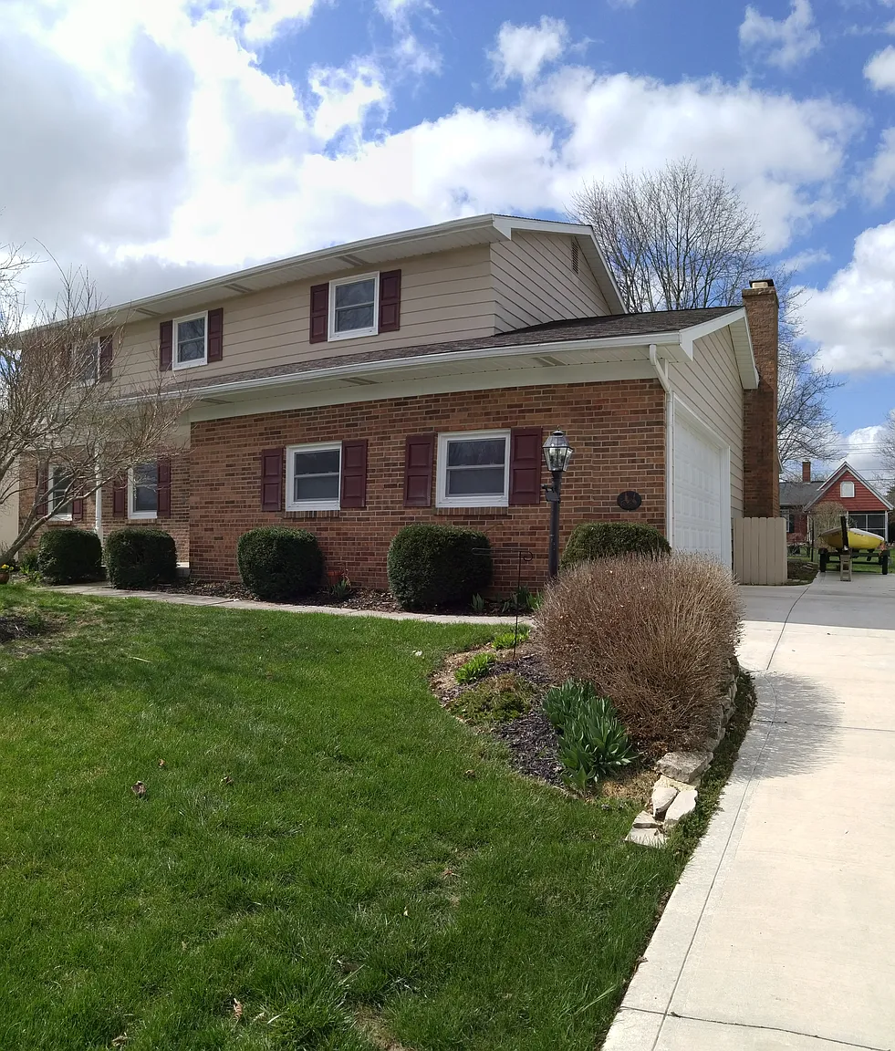 2547 Clark Dr photo 1