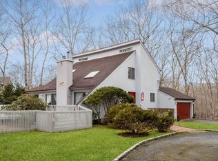 16 Ocean View Pkwy, Southampton, NY 11968