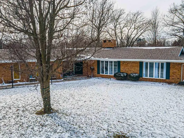 1004 Frances Ave, Le Roy, IL 61752