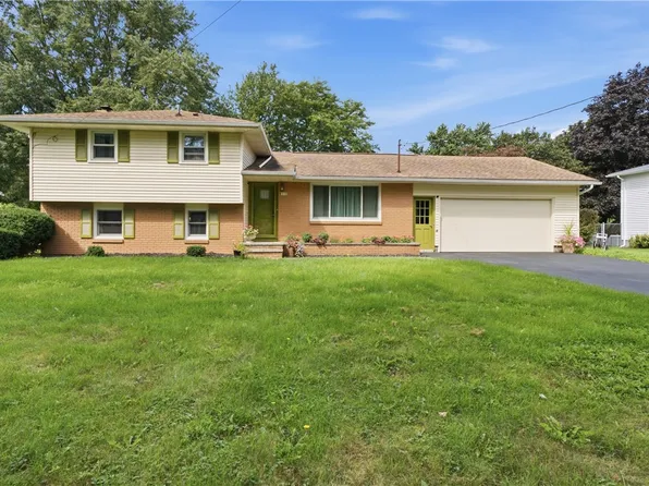 77 Archer Rd, Rochester, NY 14624