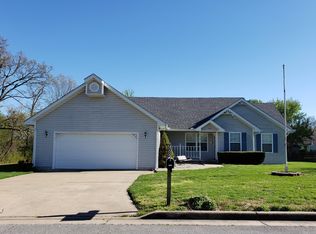 700 Chicory Ln, Aurora, MO 65605