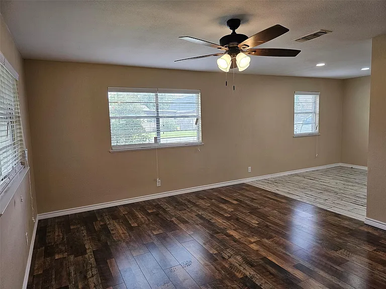 120 Ronald Ave — Photo 6