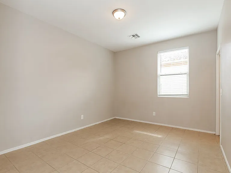 7333 W Saint Catherine Ave — Photo 11