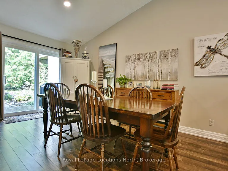590 Oxbow Cres — Photo 23