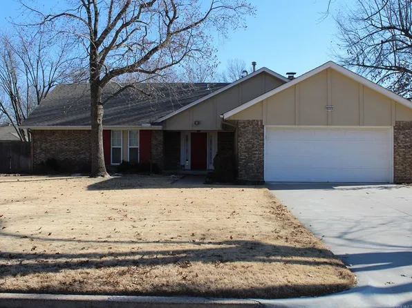 8205 S Ash Pl, Broken Arrow, OK 74011