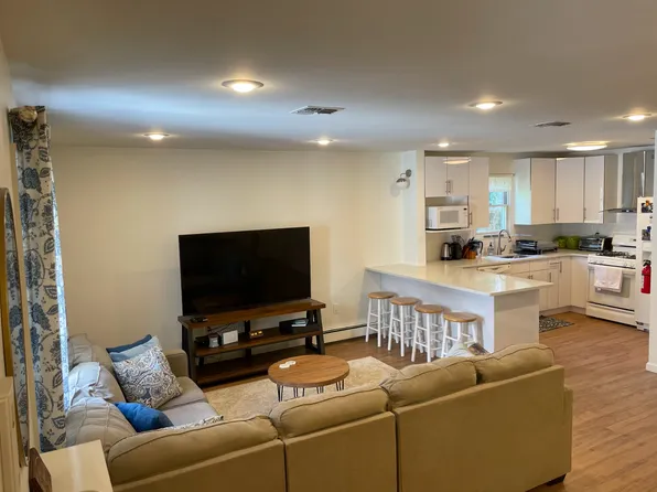 515 44th Street image 3 of 15