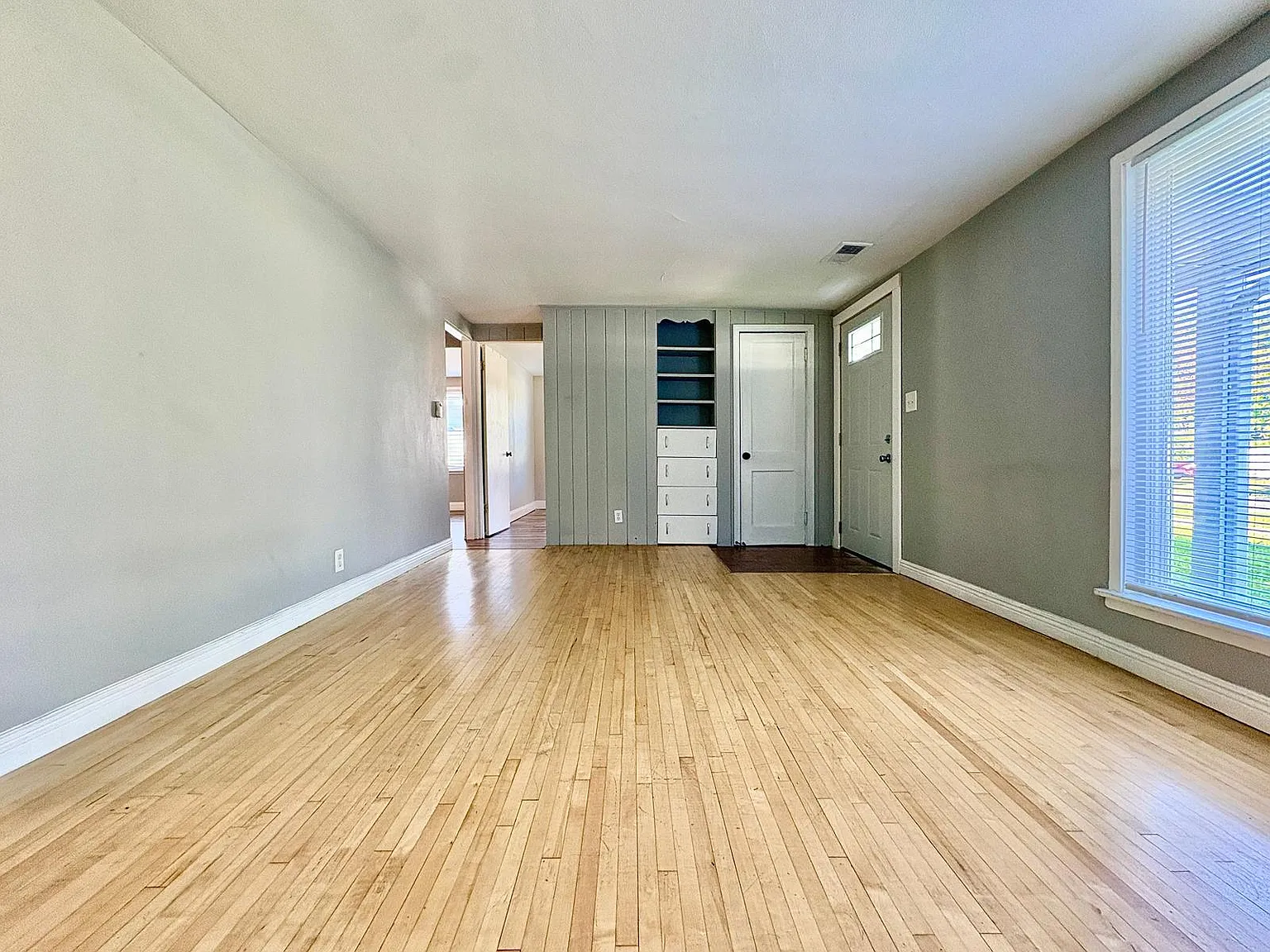 2 bed, 720 sqft, $1,150 — Photo 3