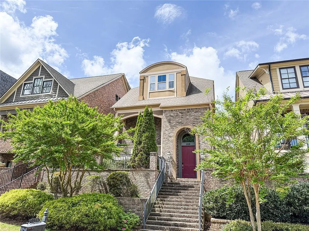 4 bed, 3234 sqft, $5,000 — Photo 1