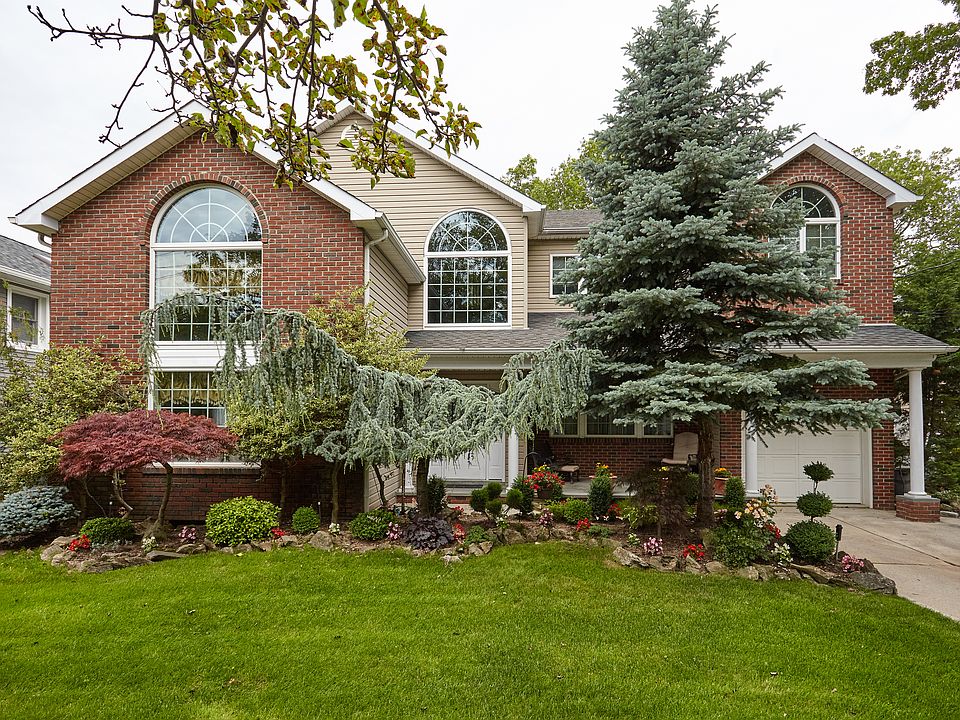1st image of 534 Hazel Dr