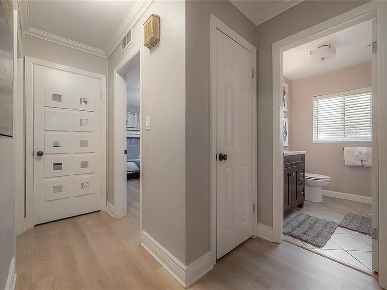 2916 W Collins St — Photo 13
