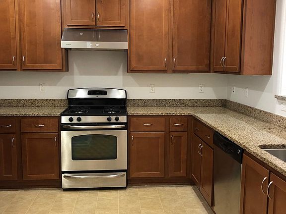 3rd image of 1388 Broadway #183