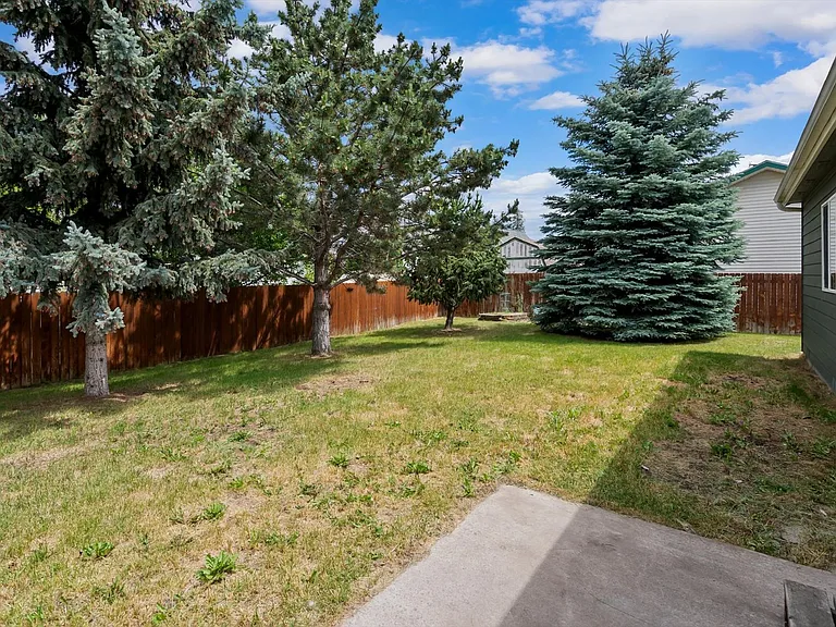 11 Karen Rd — Photo 20