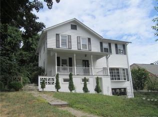 9 Brookside Ct, Norwalk, CT 06854