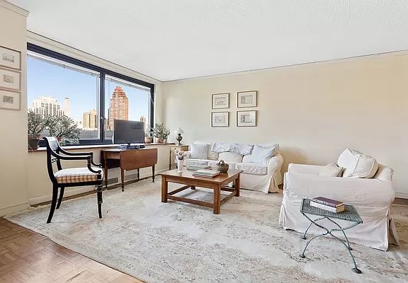 3rd image of 531 Main St APT 1720