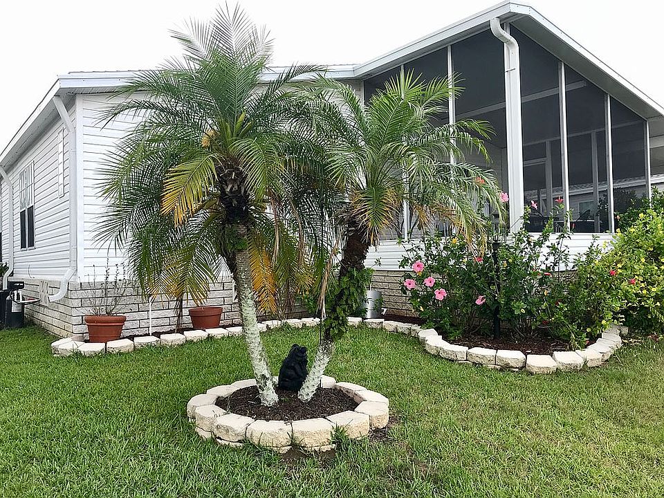 Front view of home