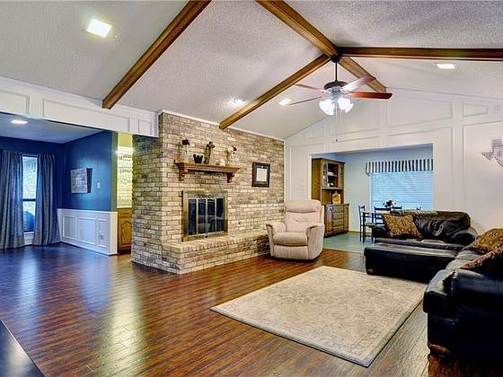 3rd image of 2628 Riveroaks Dr