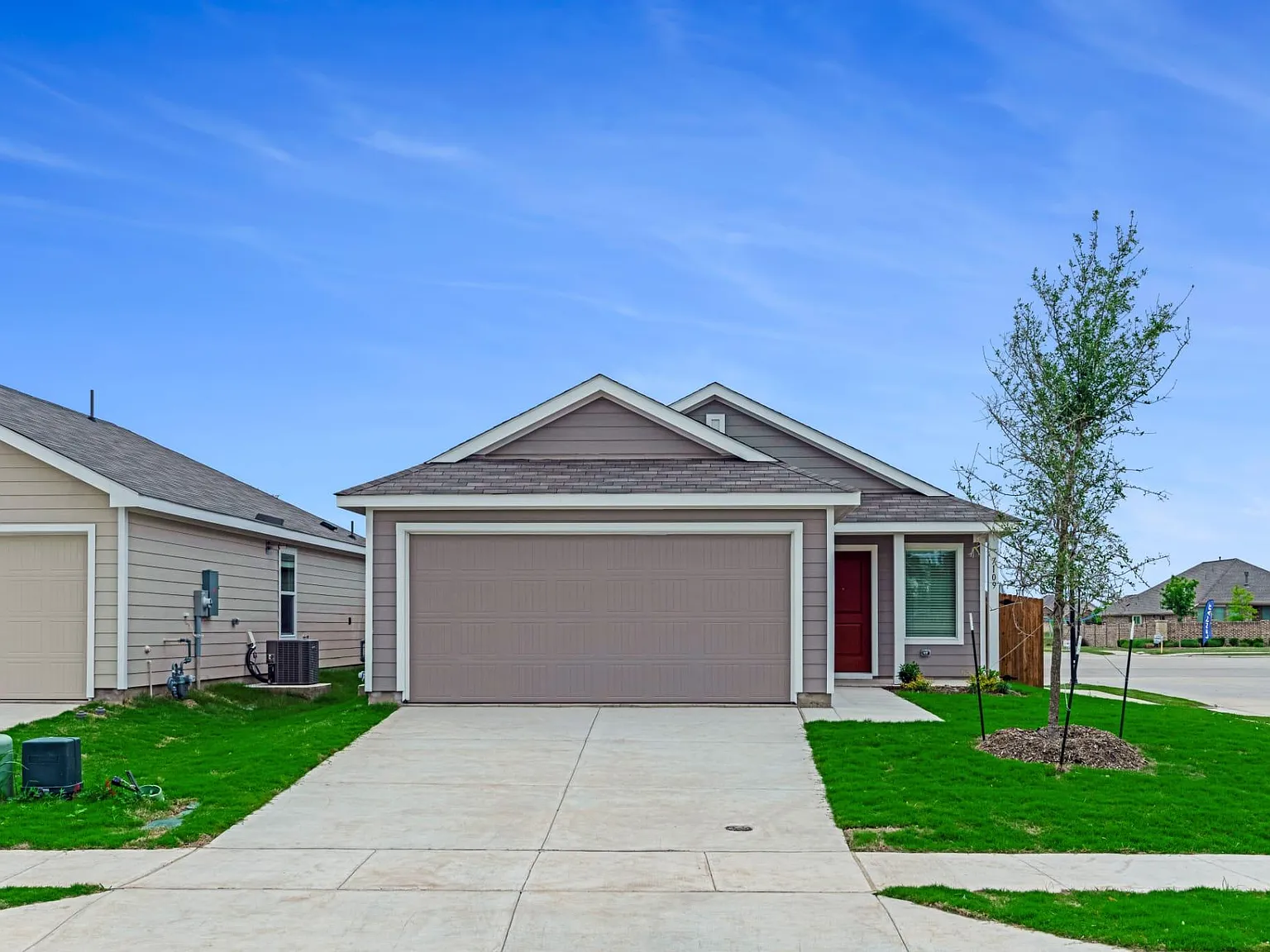 3 bed, 1266 sqft, $2,200 — Photo 3
