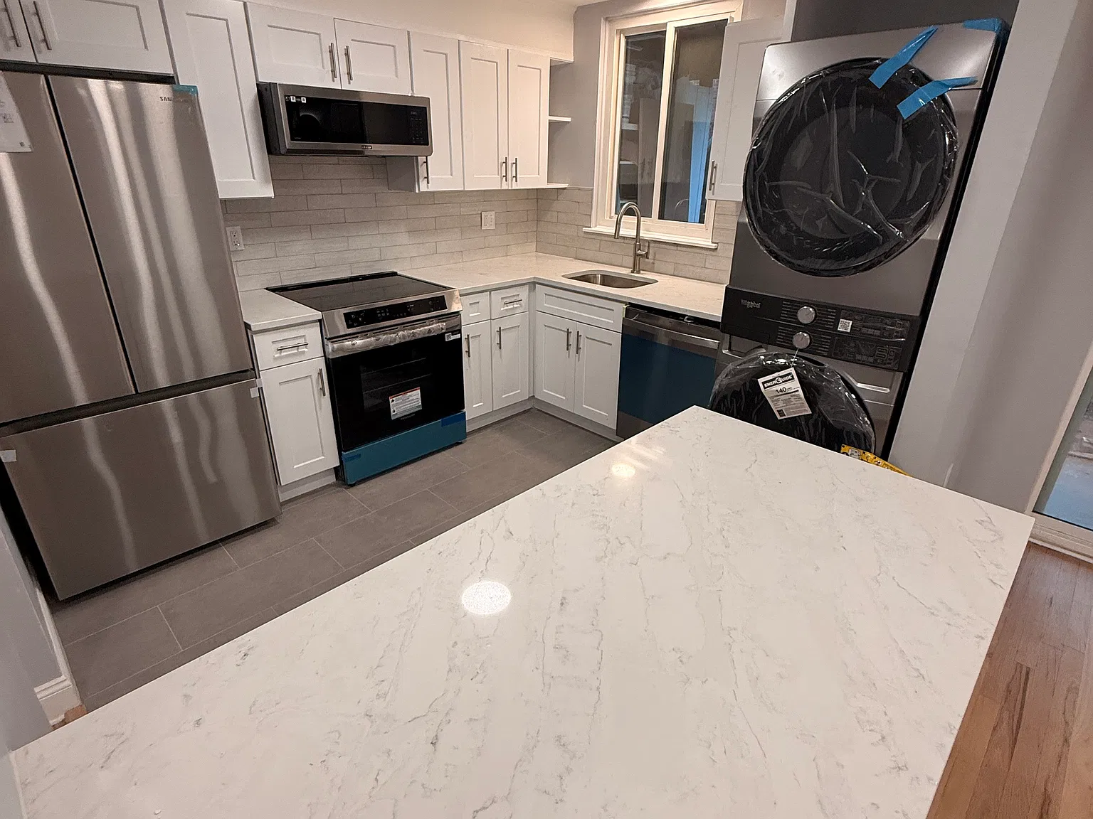 2 bed, 1000 sqft, $2,600 — Photo 3