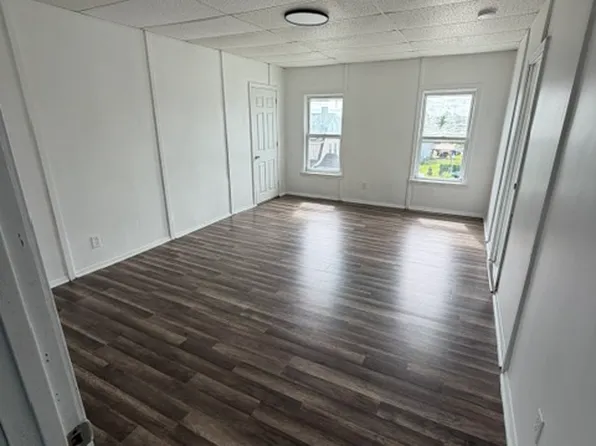 2205 S Main St, Fall River, MA
