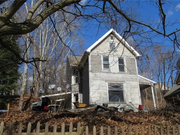 3 Cleveland Ave, Salineville, OH 43945