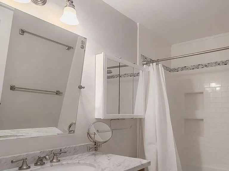 10757 Hortense St — Photo 7