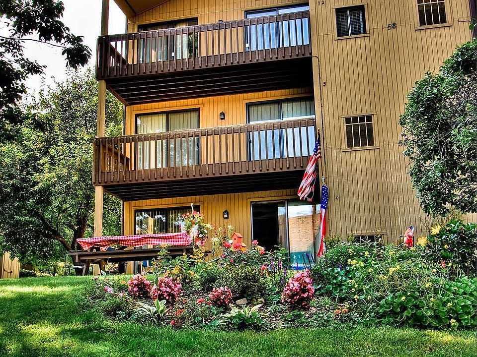 3rd floor 2 bedroom 1 bath condo