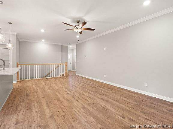 3rd image of 828 Kings Court