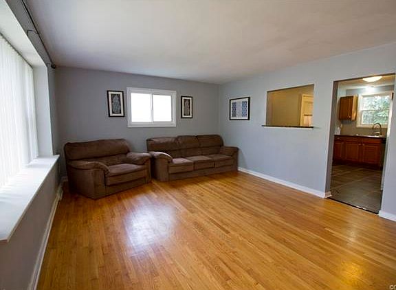3rd image of 3701 Berrybrook Dr