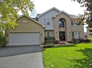408 Camden Cir, Oswego, IL