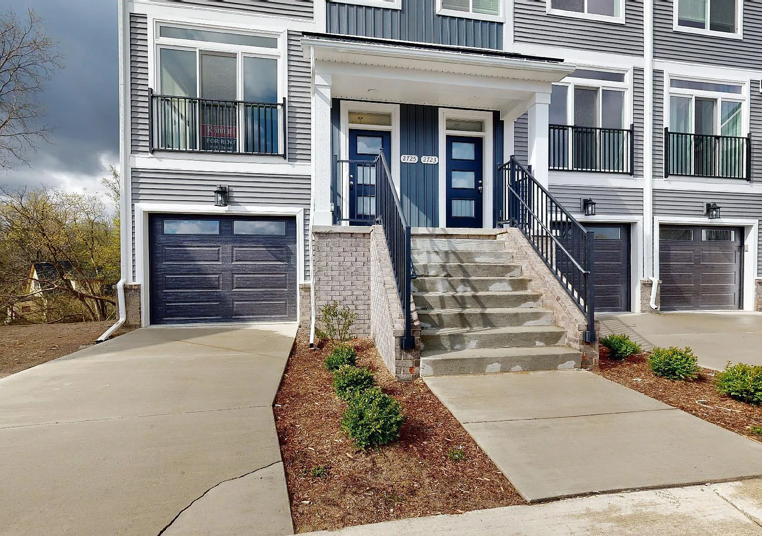 4 bed, 4.5 bath, 2594 sqft, $3,800 — Photo 1