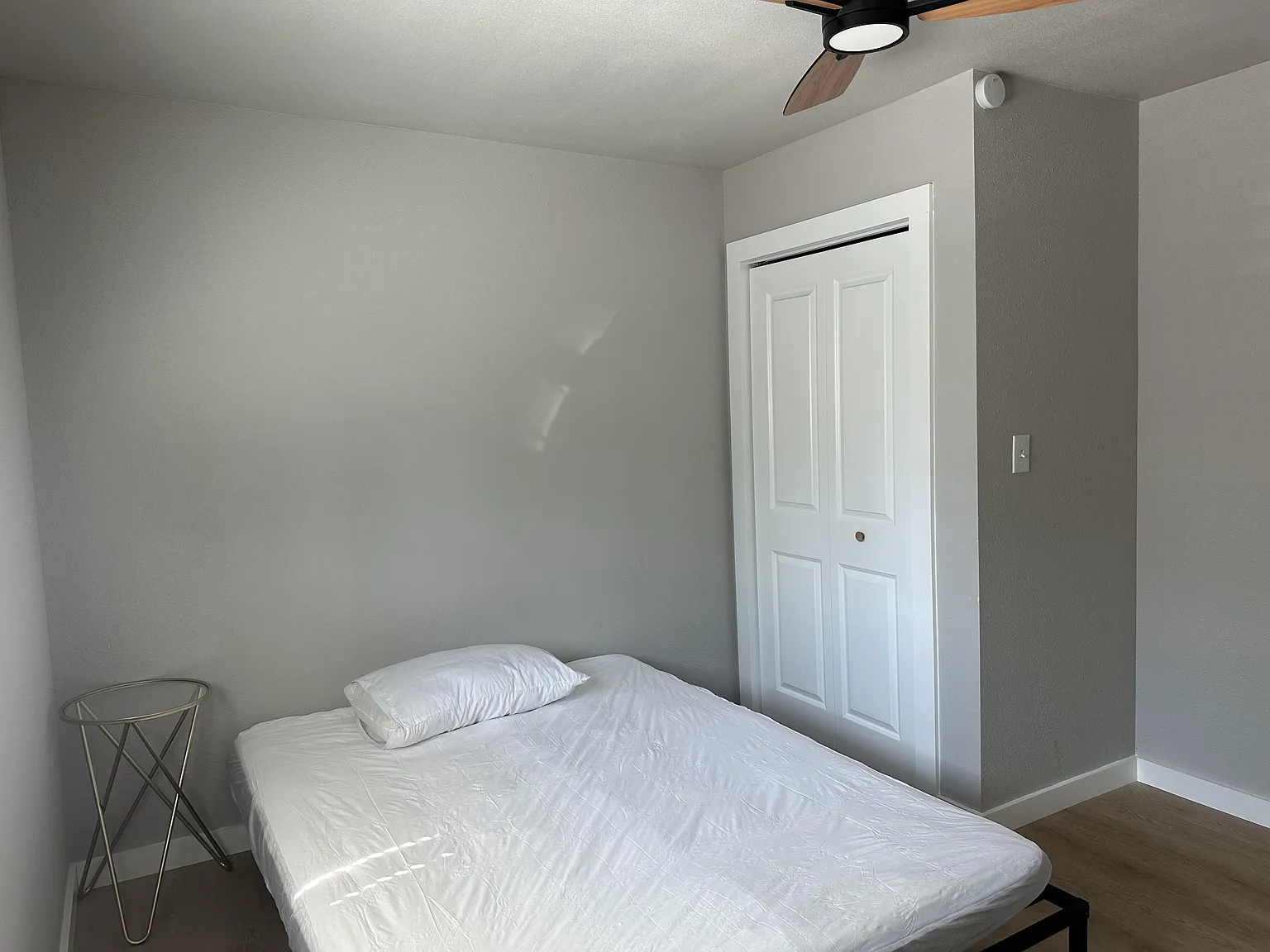 2 bed, 1.0 bath, 640 sqft, $854 — Photo 2