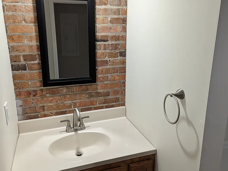 211 Oak St S #3 — Photo 7
