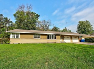 1828 Twin Bluff Rd, Red Wing, MN 55066