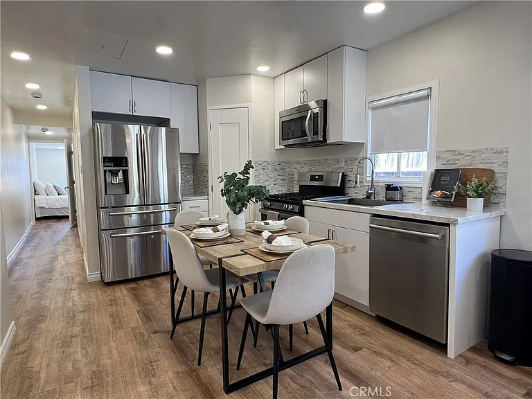 1157 W 2nd St — Photo 5