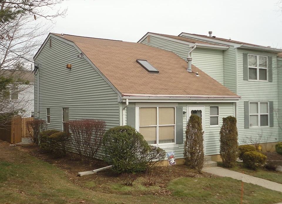 1st image of 2 Jennifer Dr