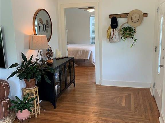 4th image of 2100 S L Davis Ave #1