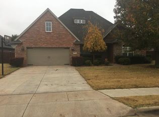 5706 S Chanberry Ln, Rogers, AR 72758