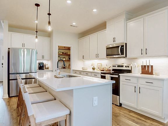 4th image of 1705 Merkel Rd