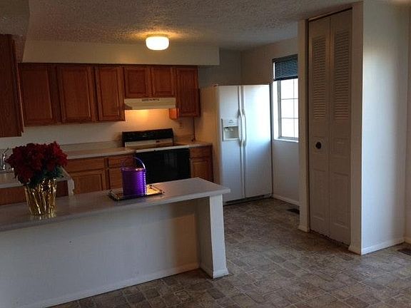 large eat in kitchen