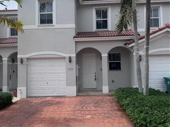 1029 NE 207th Ter, Miami, FL 33179