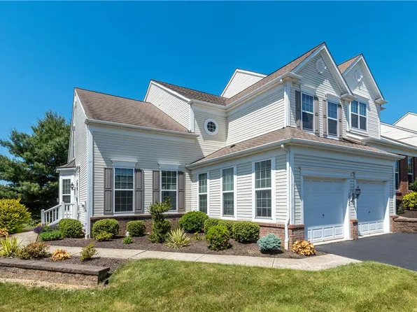1824 Emerald Dr N, Orefield, PA 18069
