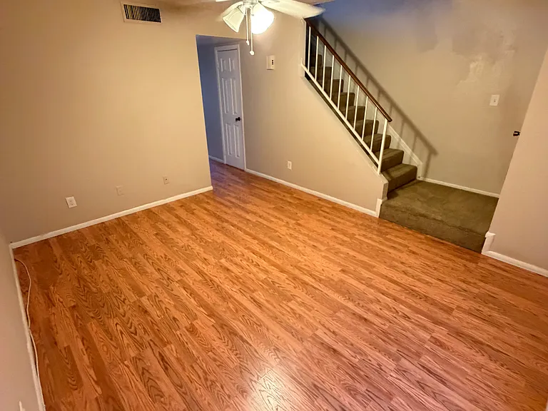 909 E Lodge Dr — Photo 25