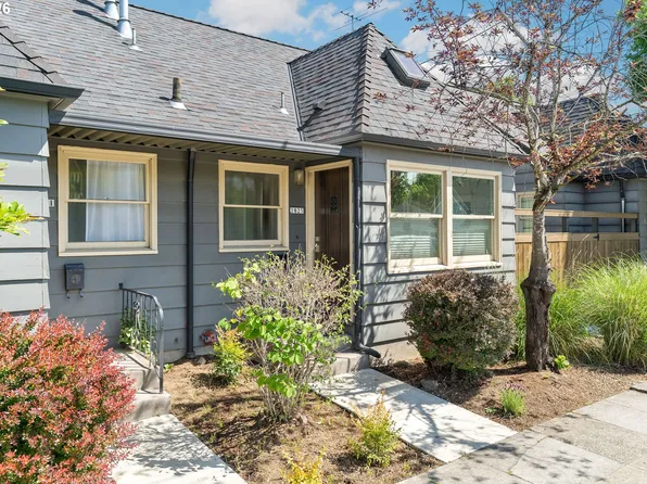 2825 SE Hawthorne Blvd, Portland, OR 97214