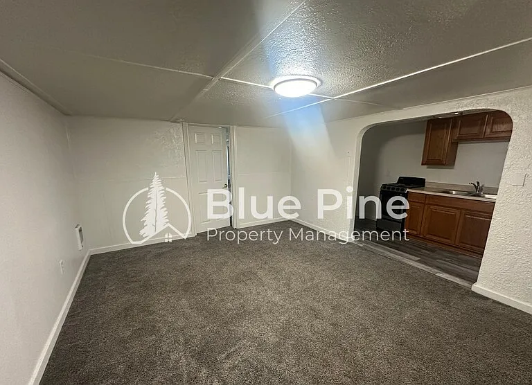 461 1/2 I St — Photo 3